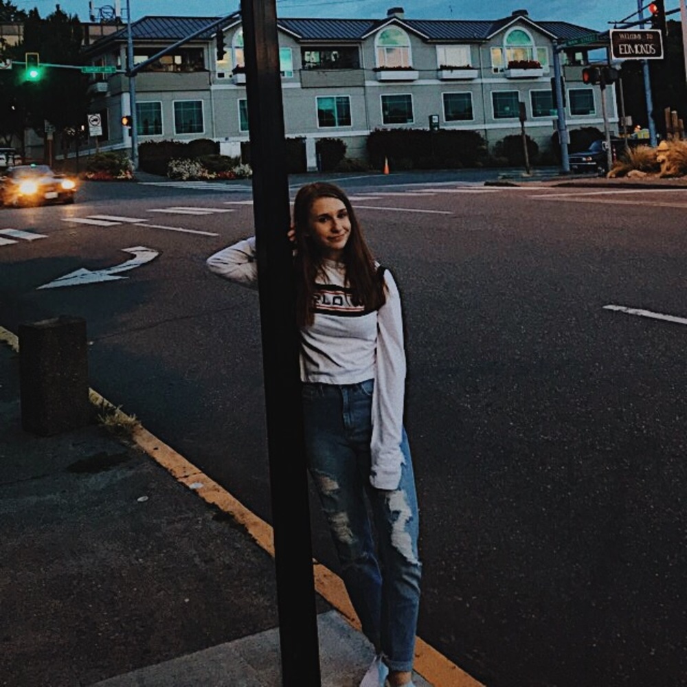 Meet your Posher, Kira